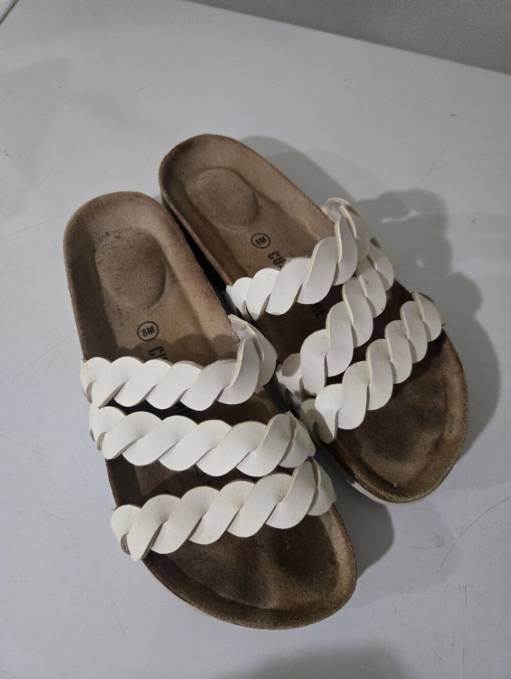 sz 8 Cushionaire sandals